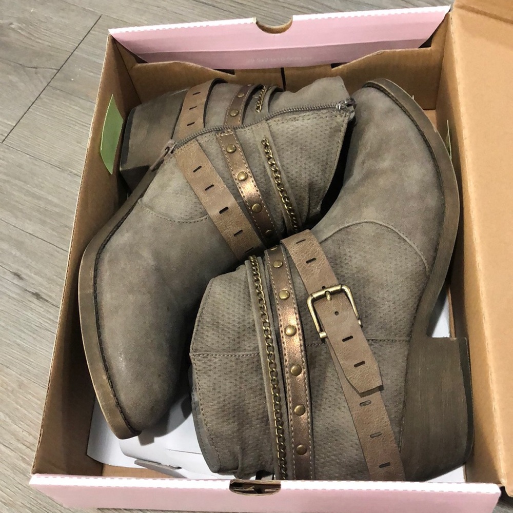 Like new boots size 9.5